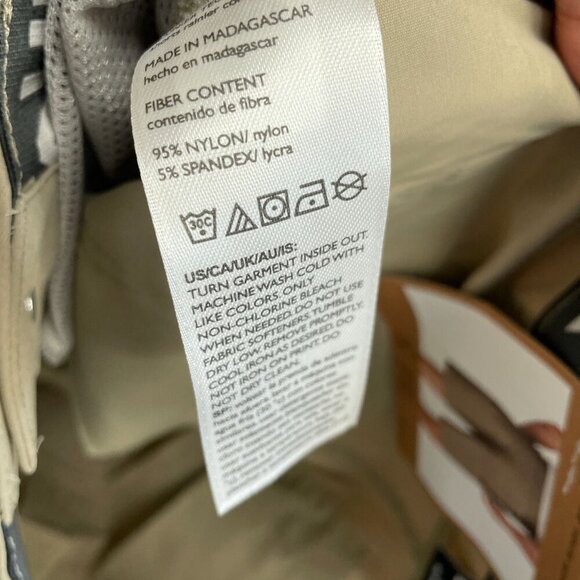 NEW Eddie Bauer Men's Size 30 Rainier 10" Tech Shorts Tan Outdoor Cargo - Picture 4 of 6